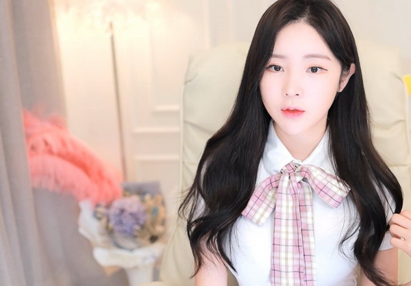 怀孕一肚子的jyH