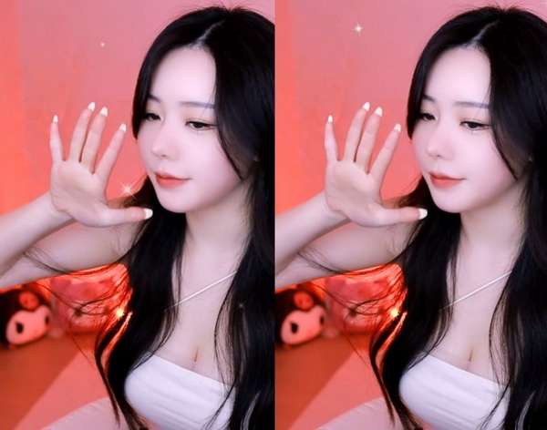 一前一后三个人一起骑自行车