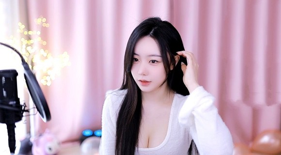 天美传媒春节回家相亲吴宜芳