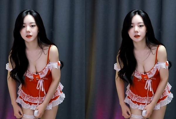 史莱姆钻进胡桃的肚子变大