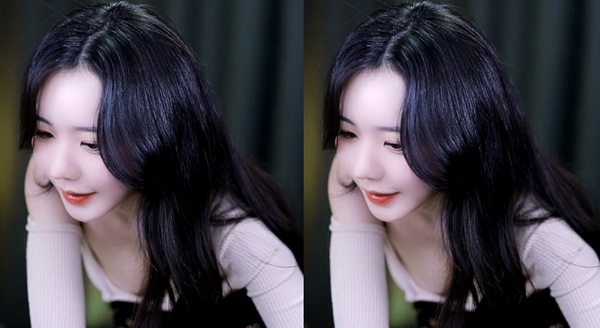 老外玩CSGO的妹子