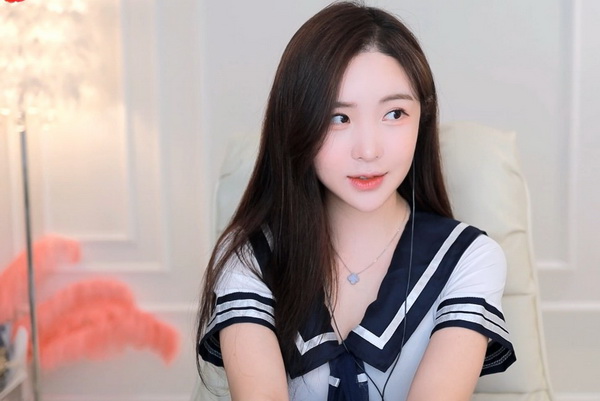 太多了太满了肚子装不下了好热