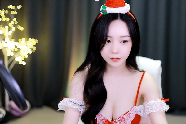 久久精品久久久精品美女