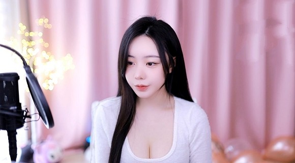 CSGO暴躁少女高清在线播放