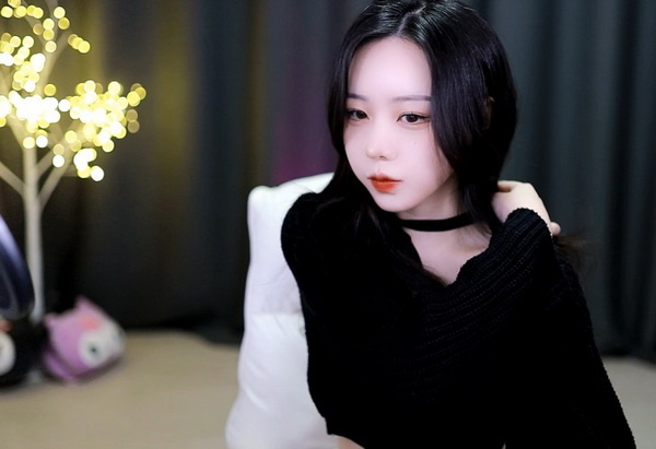 亚洲精品久久MM131泳装图片